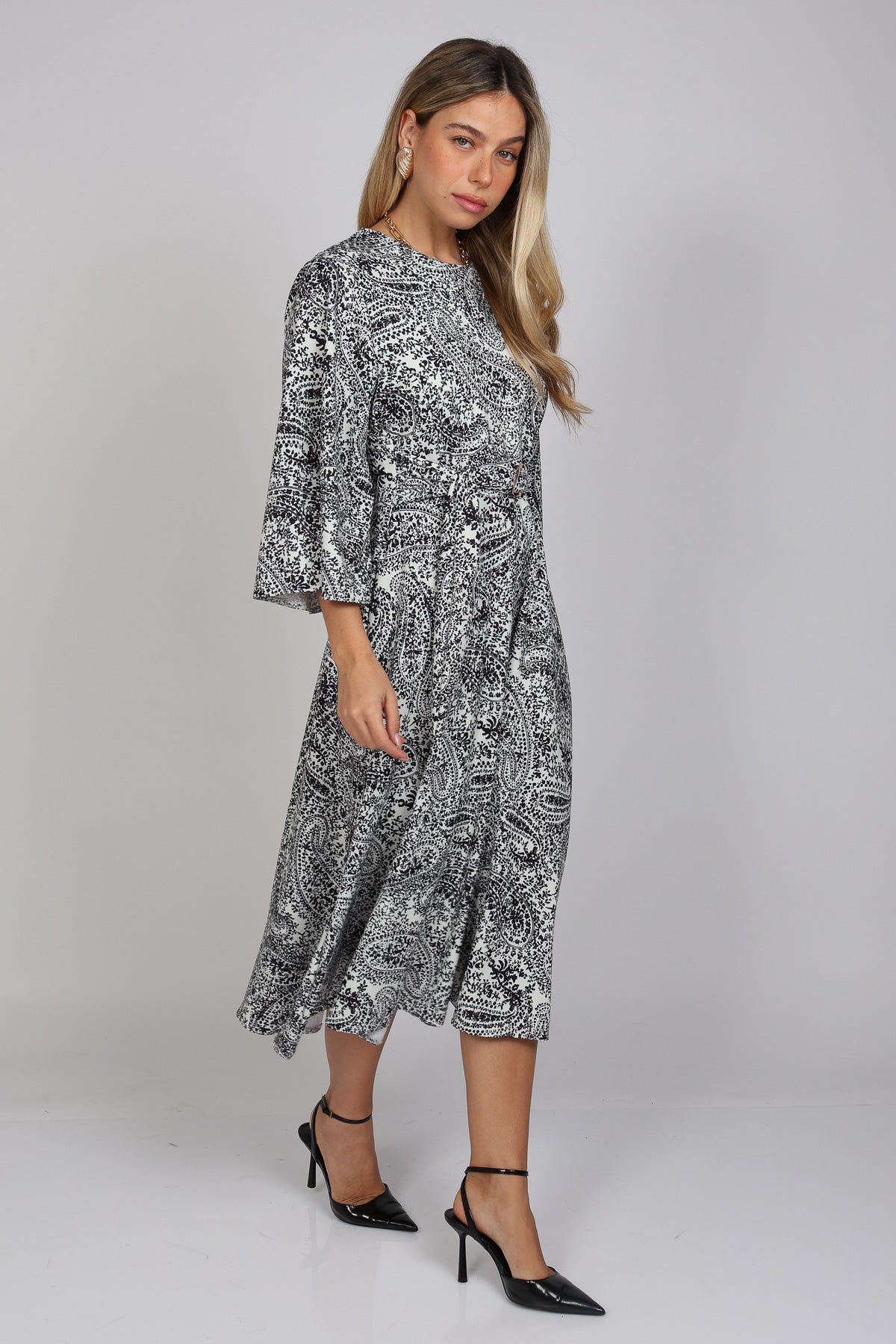 שמלת אתני אבזם