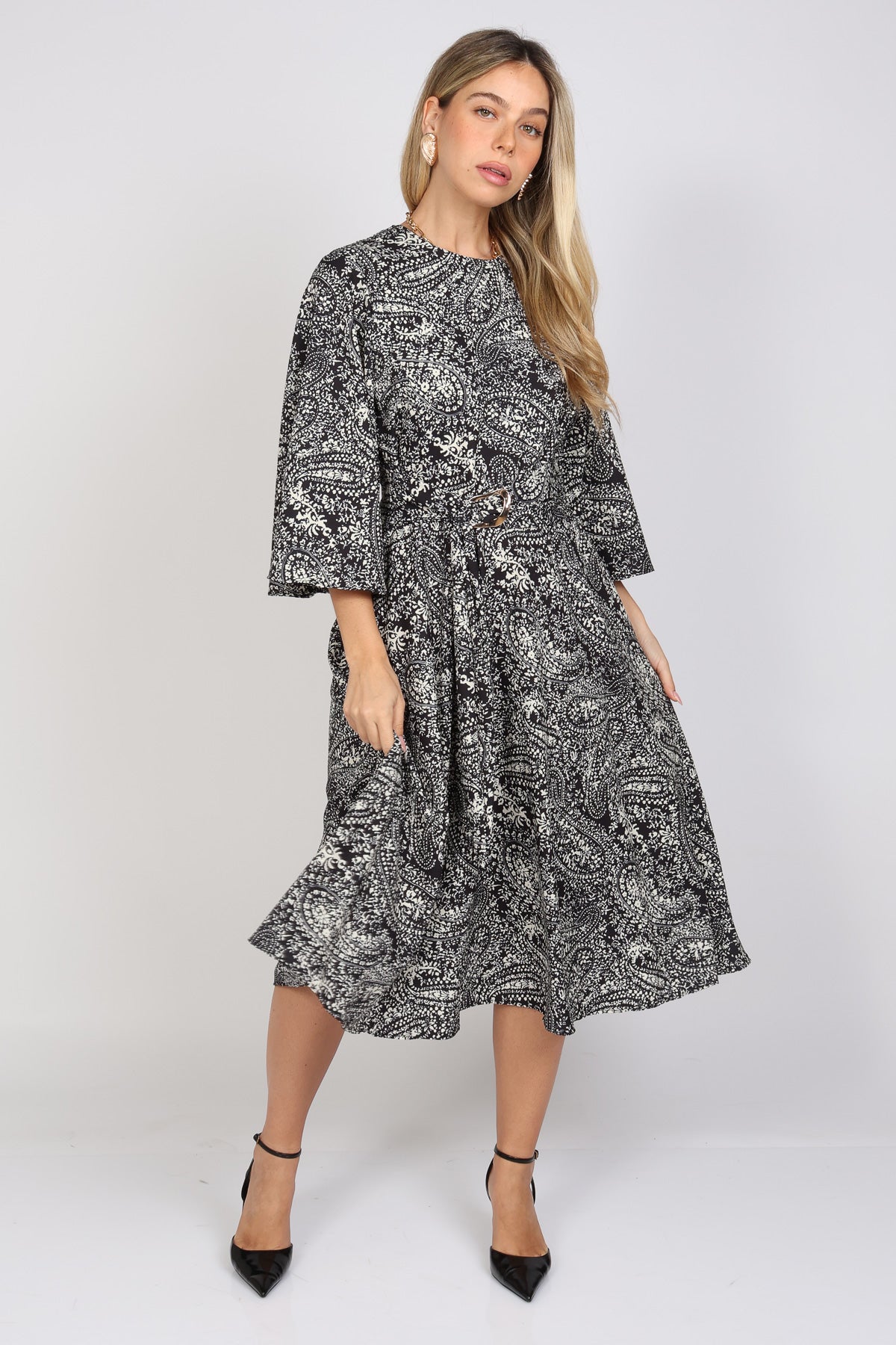 שמלת אתני אבזם