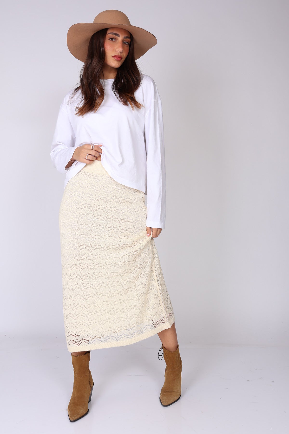 חצאית קרושה אליה